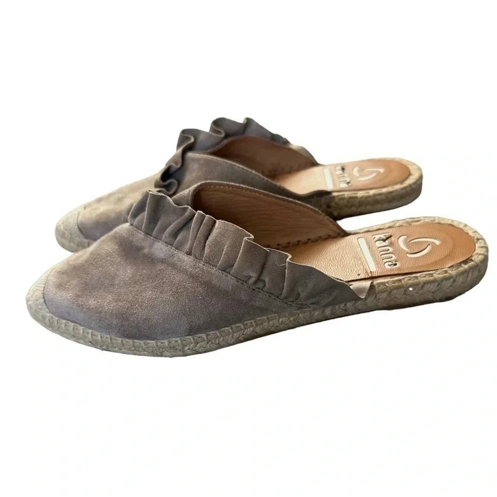 Anthropologie Kanna 37/6.5 taupe‎ suede ruffled espadrille mules
